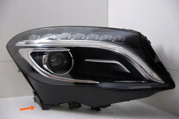 MERCEDES GLA X156 Rechter Bi-Xenon Koplamp image 4
