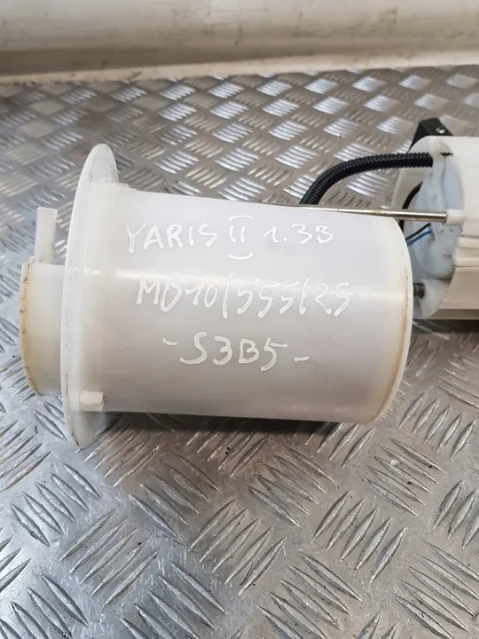 TOYOTA YARIS II 1.3 Brandstofpomp Drijver 77020-0D081 image 2