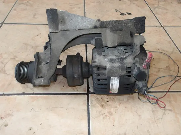 FORD FOCUS I 1.8 TDCI Vaihtovirtageneraattori image 3