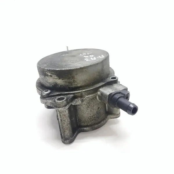 Imupumppu Audi A3 S3 Sportback 8P 2007 OEM 06H127025E image 3