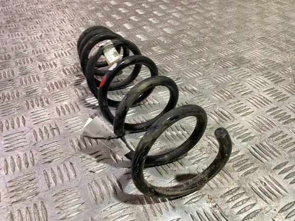 Muelle trasero Hyundai OEM 55330N7CC0 - Usado image 3
