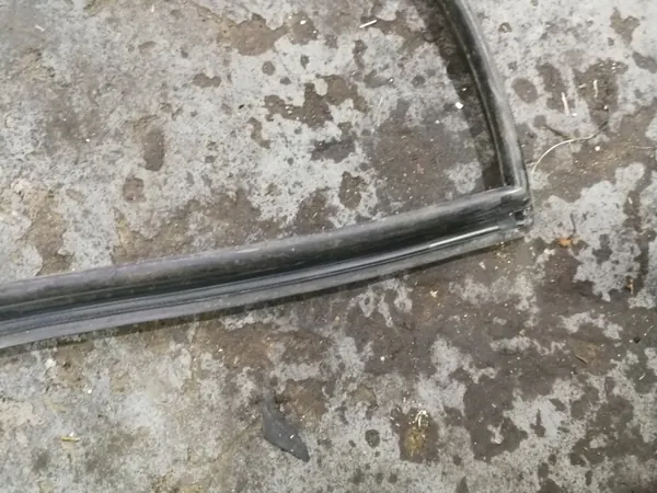 BMW E21 bakruts tätning OEM 783 - Begagnad image 10