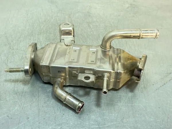 Refroidisseur EGR Toyota Prius 2019 OEM 2560137020F image 2