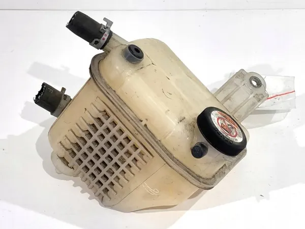 Kylvätskebehållare OEM LORK-63-135653 för Toyota Corolla image 2