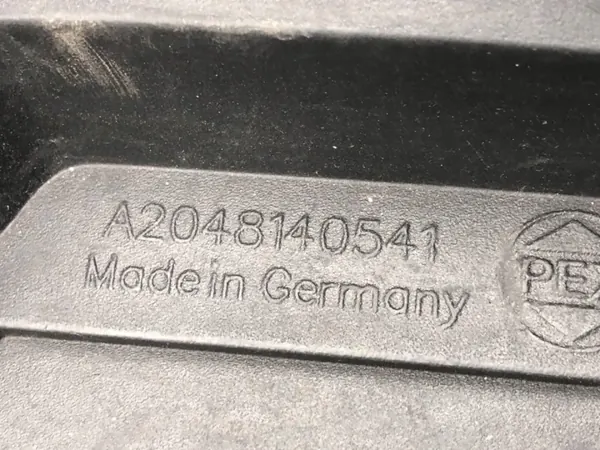 Gummibagageutematta OEM A2048140541 Mercedes X204 image 3