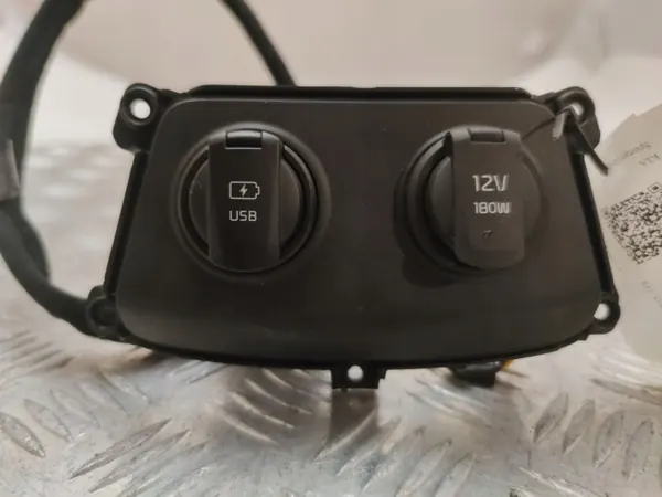 USB-Anschluss KIA Sportage 2018 OEM 95125C5000 image 3
