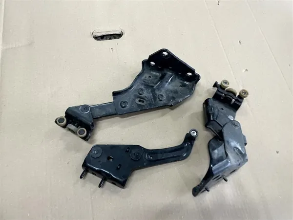 Conjunto roletes guia porta corrediça direita OEM 745966766R image 2