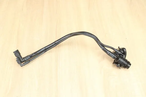 Tuyau de remplissage AdBlue OEM 4G0131963D Audi A6 C7 image 2