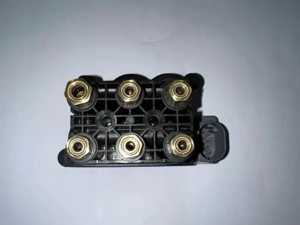 Válvula Distribuidora Wabco OEM 4725535630 - Usada image 2