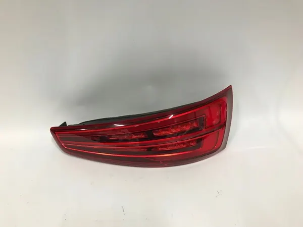 AUDI Q3 8U LIFT Lámpara Trasera Derecha 8U0945094M image 2
