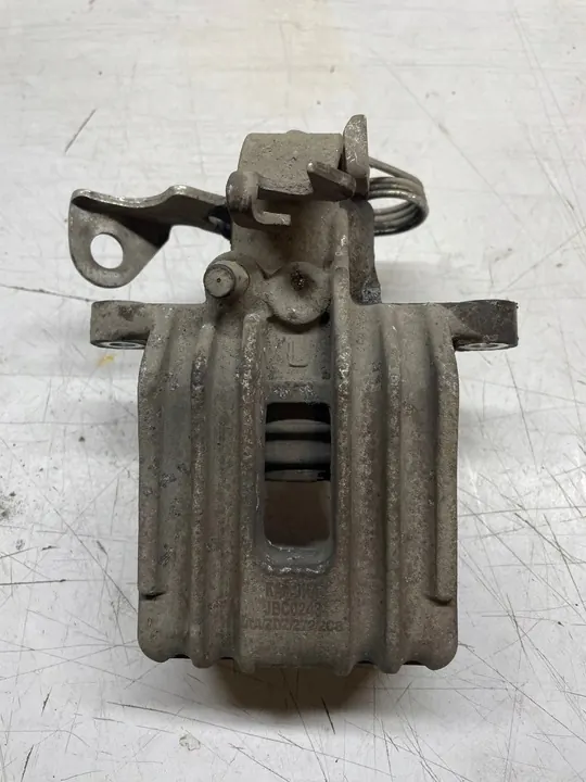 AUDI A6 C5 2.4 V6 Linker Hinterer Bremssattel image 3