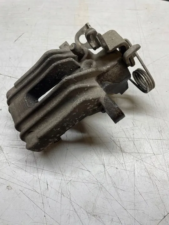 AUDI A6 C5 2.4 V6 Linker Hinterer Bremssattel image 4