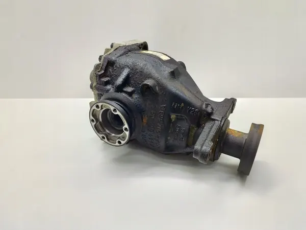 OEM 7560604 Taka-akselin tasauspyörästö BMW 5 E60/E61 image 2