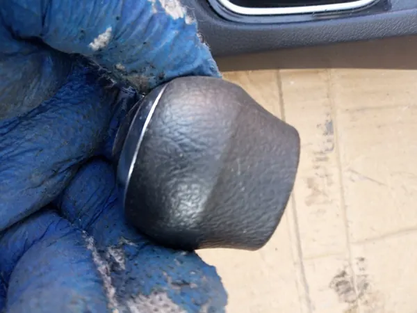 Pomo de cambio Toyota Auris II OEM - Usado image 6