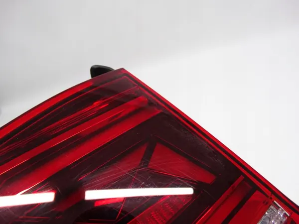 Luz trasera LED izquierda VW Passat B8 Kombi 3G9945307M image 5