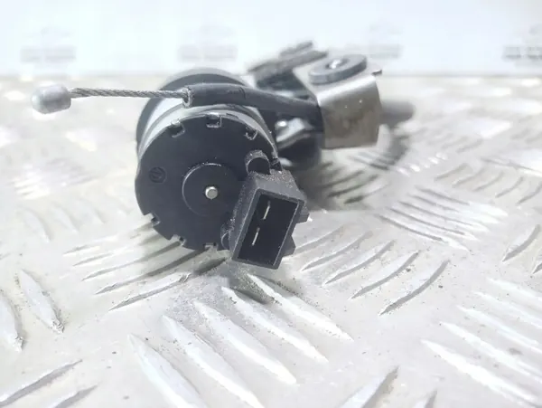 Framsätesmotor höger OEM 8303000 Audi A4 S4 B6 image 4
