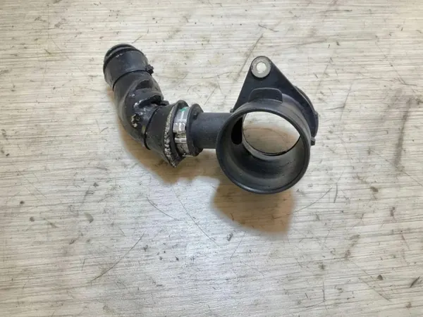 Kylarluftintag Ford Transit Connect OEM AV219C623AF image 3