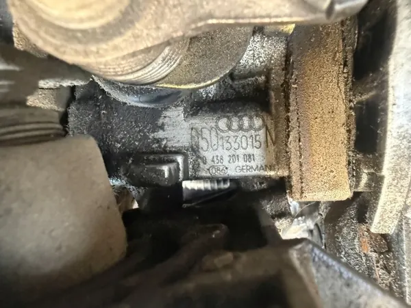 OEM 050133015M Throttle Body Injector for Audi 80 B4 image 3