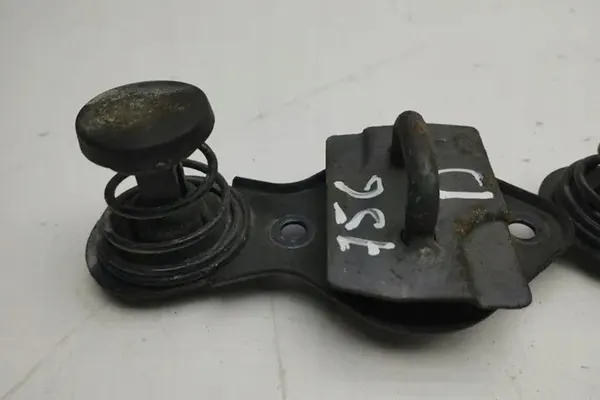 Mercedes-Benz M (W164) Mask Safety Catch A2038800460 image 3