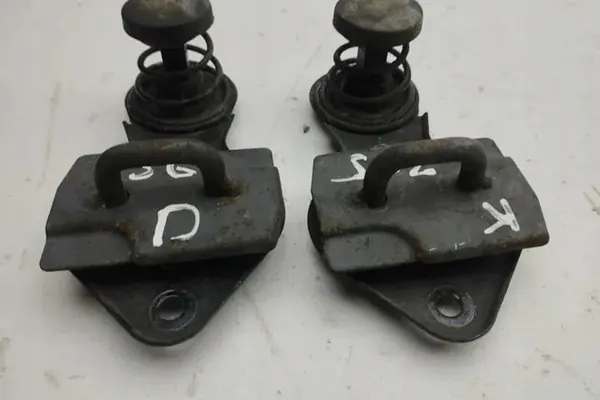 Mercedes-Benz M (W164) Mask Safety Catch A2038800460 image 8