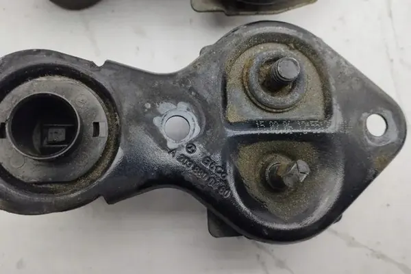 Mercedes-Benz M (W164) Mask Safety Catch A2038800460 image 9