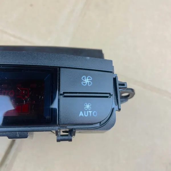 Mercedes W639 VIANO Klima Controlepaneel Achter image 5