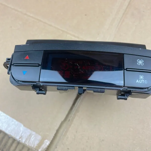 Mercedes W639 VIANO Klima Controlepaneel Achter image 6