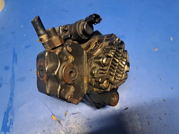 Pompe d'injection OEM POMPWTRMASCOTT pour Renault Mascott image 2