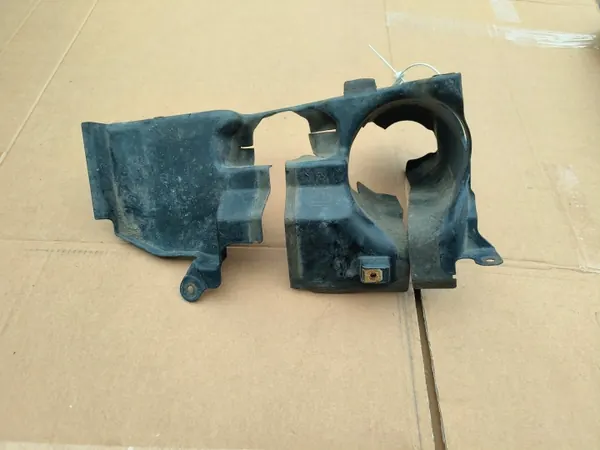 Couvercle engrenage triangle OEM 7201523 gauche avant image 2