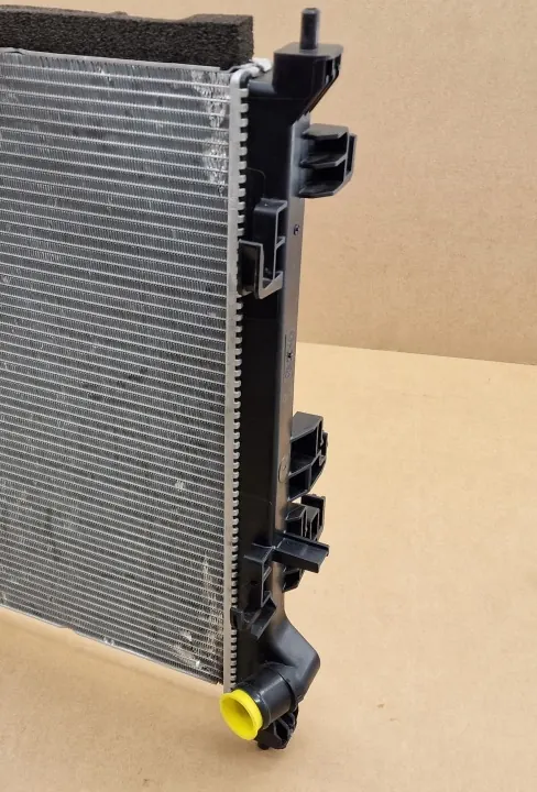 Radiateur d'eau OEM 7%S0C 214106681R pour Renault image 3