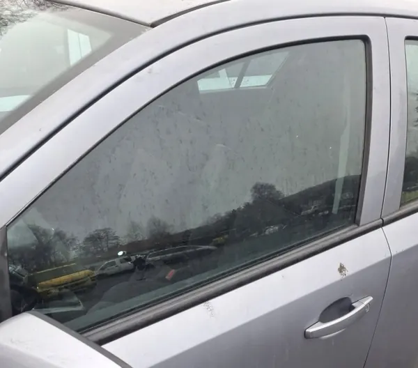 Opel Astra H Frontlinke Türscheibe OEM Teil image 2