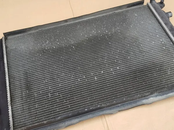 Vattenkylare + fästen 1.4 TFSI TSI CAX 125HK - OEM Valeo image 5