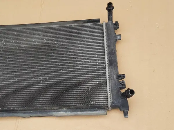 Vattenkylare + fästen 1.4 TFSI TSI CAX 125HK - OEM Valeo image 6