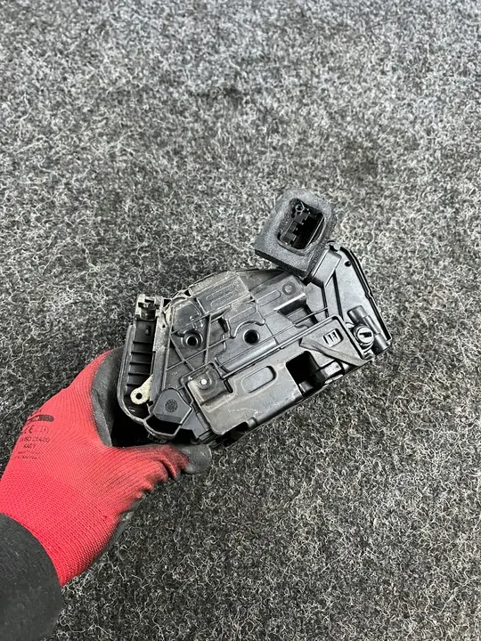 VW Audi Seat Skoda Dörrlås Höger Bak A6E5TA839016E image 5