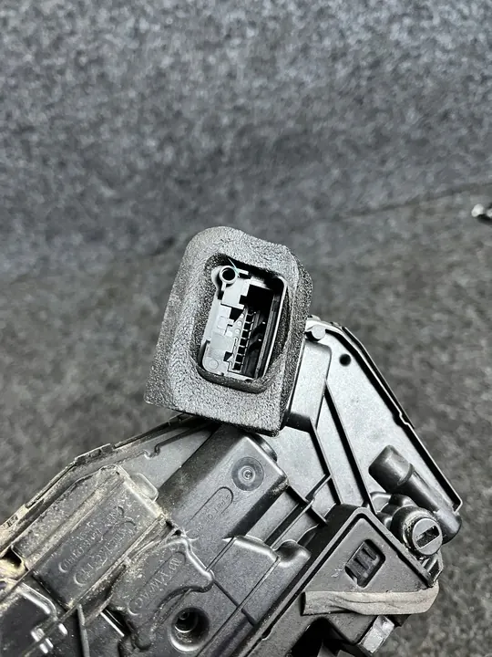 VW Audi Seat Skoda Dörrlås Höger Bak A6E5TA839016E image 6