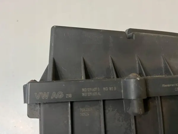 VW TOURAN 2.0 TDI Ilmansuodattimen Kotelo image 5