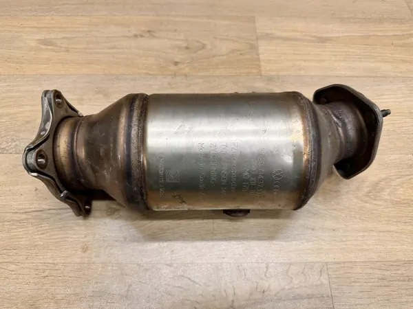 AUDI A4 B9 A5 F5 2.0 TFSI DPF Katalysator 4M0131703F image 2