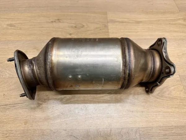 AUDI A4 B9 A5 F5 2.0 TFSI DPF Katalysator 4M0131703F image 3