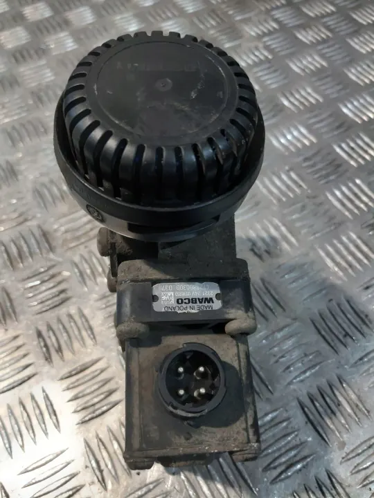 ECAS Air Suspension Valve WABCO MAN TGA 4728800300 image 5