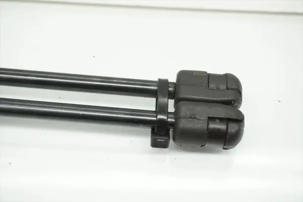 Chrysler 300C Kofferbakdemper OEM 04589589AA 2008 image 3