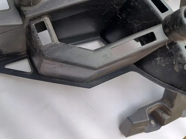 PEUGEOT 3008 II Deslizamento de para-choque traseiro direito 9810591582 image 4