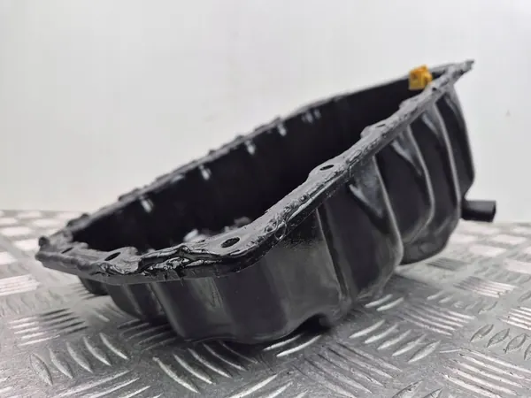 BMW F30 F20 1.6 N13B16A Oljetunna OEM 7649311 image 4