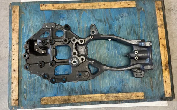 DAF XG/XF kreukelzone bevestiging OEM 2276022 image 2