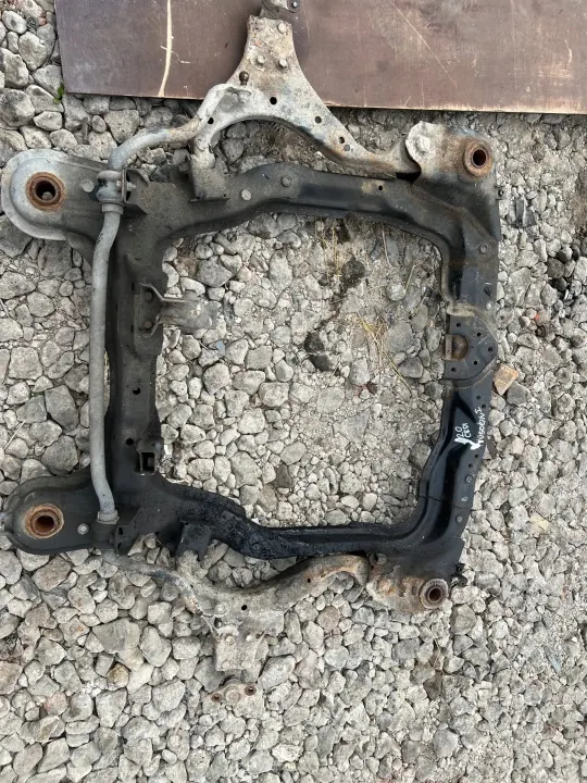 Travesaño suspensión delantera OEM MEFJUU - Hyundai Tucson I image 2