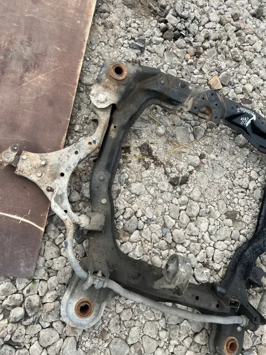 Travesaño suspensión delantera OEM MEFJUU - Hyundai Tucson I image 3