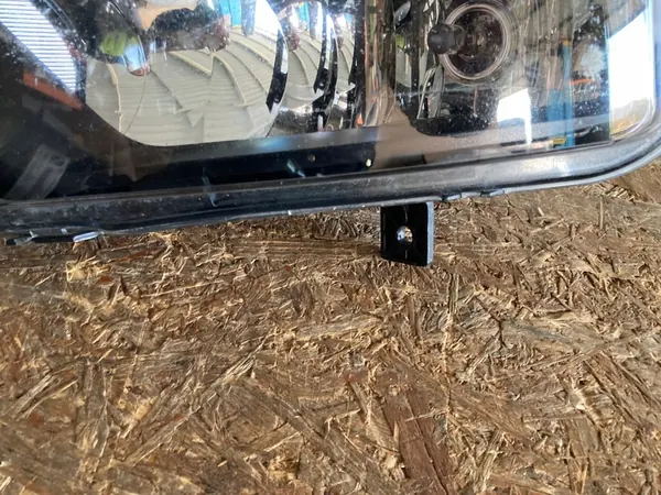 Farol dianteiro esquerdo Volkswagen Caddy image 3