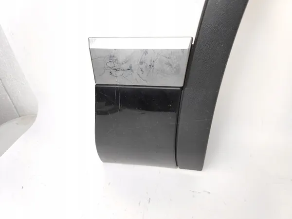 VW Touareg II Etu Oikea Lokasuoja 7P6853718F image 2