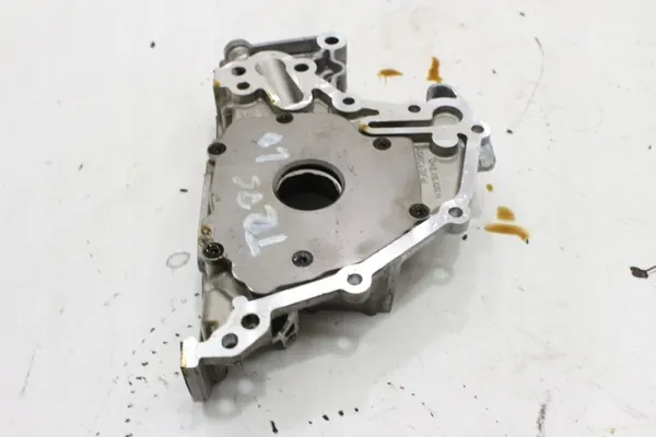Pompe à huile d'occasion OEM 04E115105AT pour VW T-Roc 1.0 TSI image 4