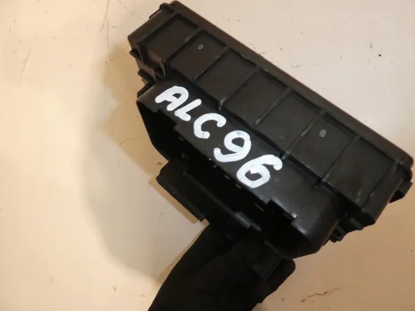 Caixa de fusíveis VW Touran 1K0937125B image 3