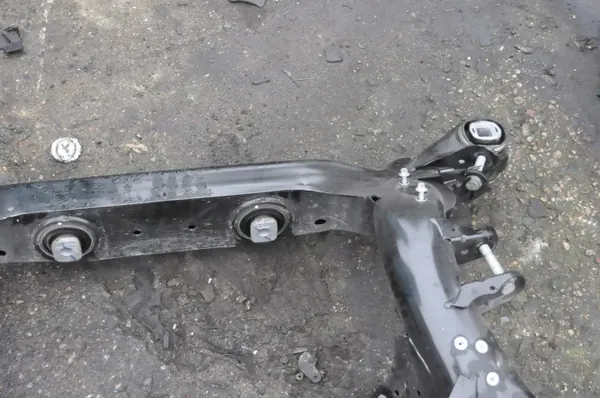BMW IX3 G08 achterophangingbalk OEM 416417 image 3